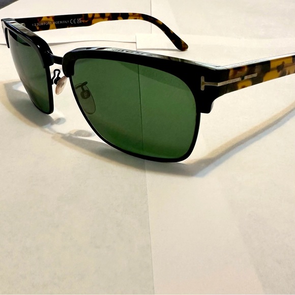 Tom Ford Sunglasses - Model River T367 - Picture 2 of 5